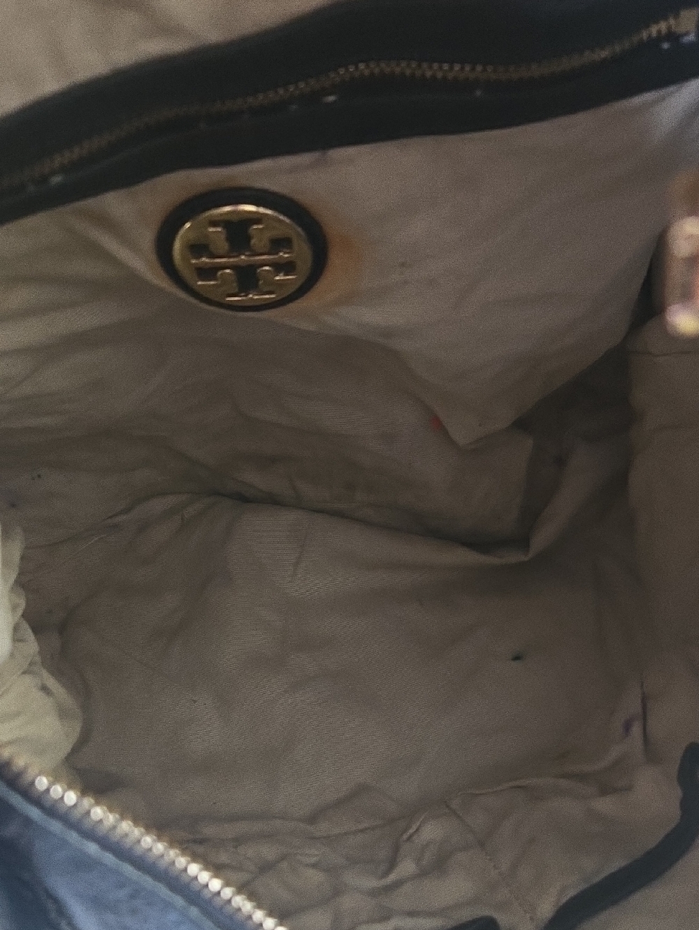 Tory Burch Black Leather Shoulder Bag with Decorative Logo Medallion - Picture 9 of 16